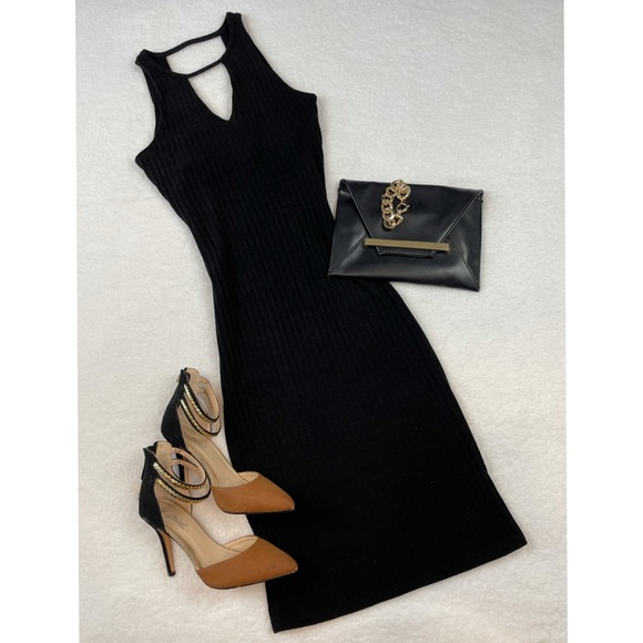 Socialite Dresses & Skirts - SOCIALITE • Keyhole Cutout Bodycon Maxi Dress